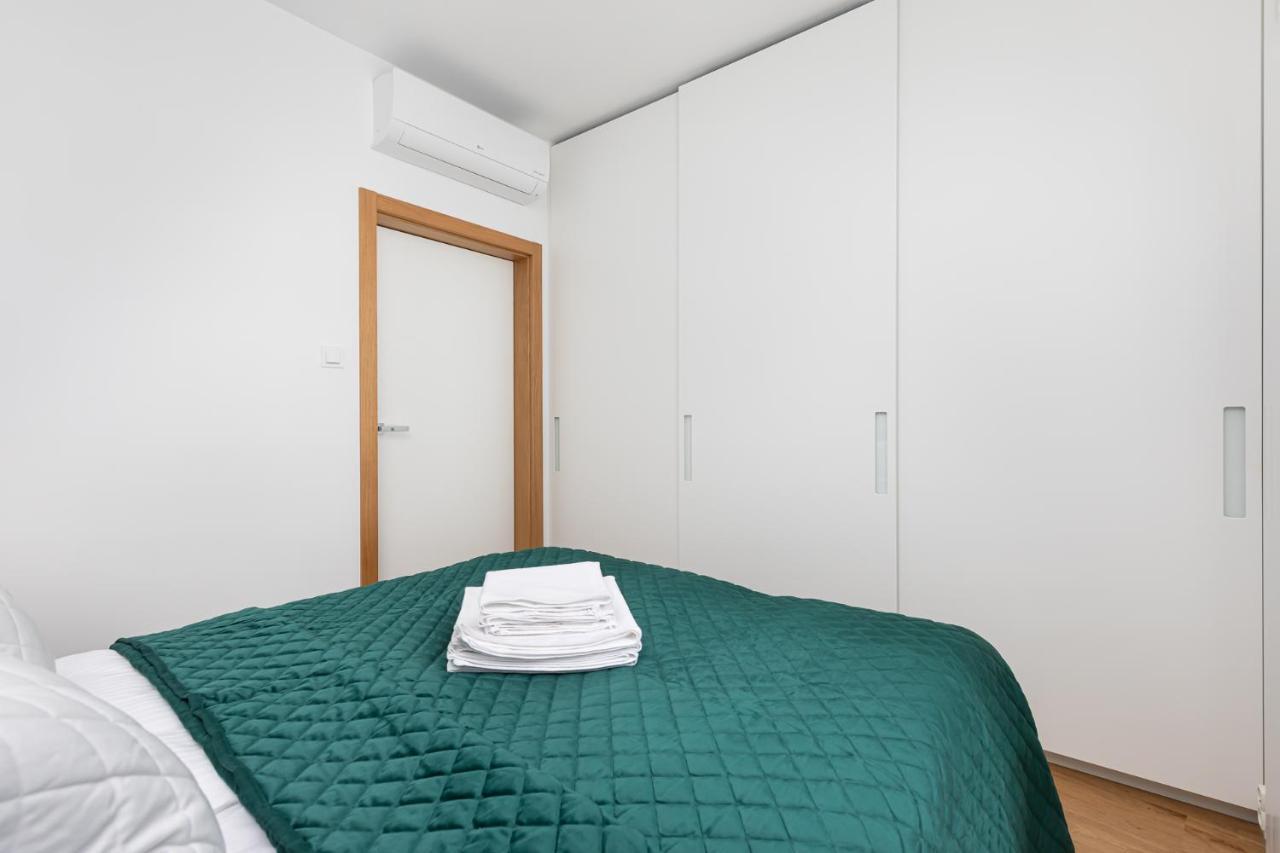Ecru Luxurious Apartment In Port Praski With Balcony Wwa35 Warschau Buitenkant foto